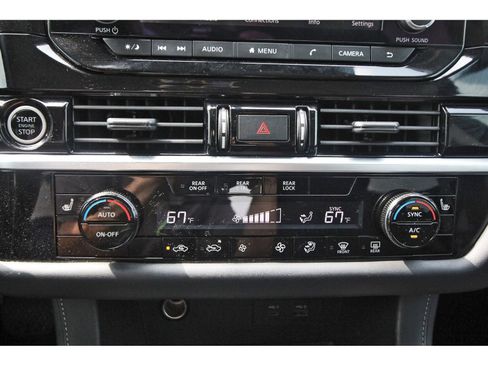 Used 2024 Nissan Pathfinder SV w/ SV Premium Package image 27