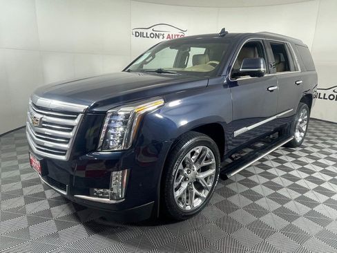 Used 2018 Cadillac Escalade Platinum image 2