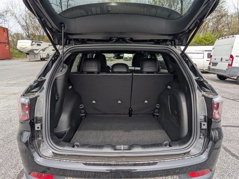 New 2025 Jeep Compass Latitude w/ Sun & Sound Group image 8