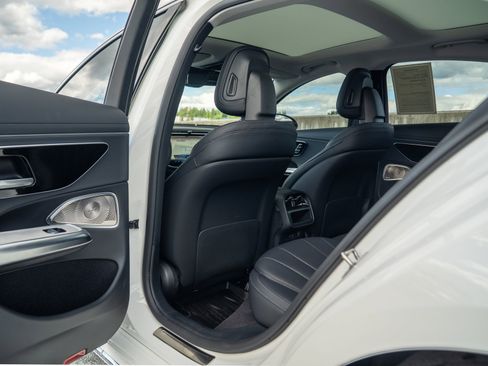 Certified 2025 Mercedes-Benz E 350 4MATIC Sedan image 25