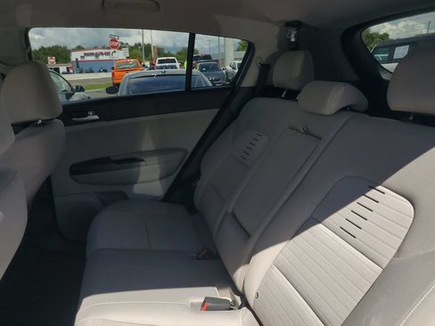 Used 2021 Kia Sportage LX w/ LX Fwd Popular Package image 16