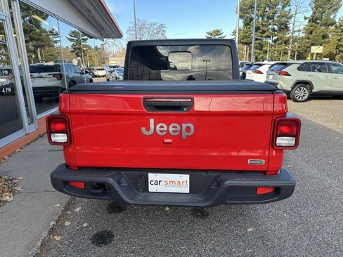 Used 2023 Jeep Gladiator Overland image 6