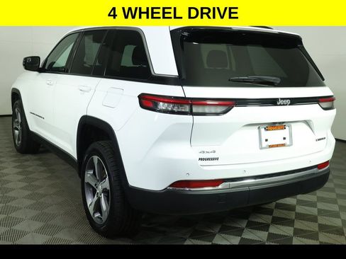 Used 2023 Jeep Grand Cherokee Limited AWD/4WD image 4