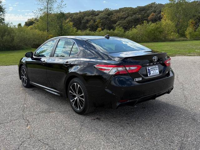 Used 2019 Toyota Camry SE FWD image 5