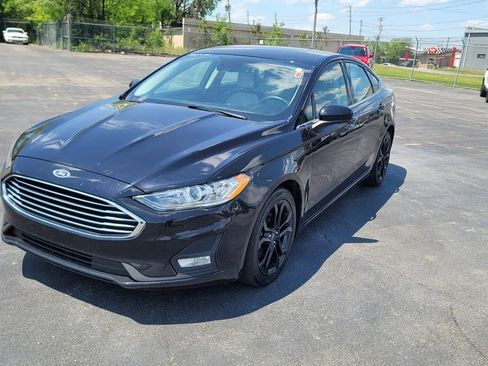 Used 2020 Ford Fusion SE w/ Equipment Group 151A FWD image 5