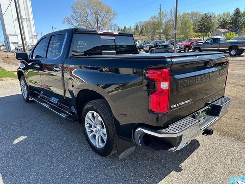 Used 2022 Chevrolet Silverado 1500 LTZ AWD/4WD image 3