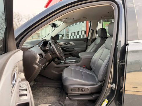 Used 2019 Chevrolet Traverse LT w/ LT Premium Package FWD image 12