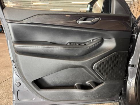 Used 2023 Jeep Grand Cherokee L Laredo RWD image 15