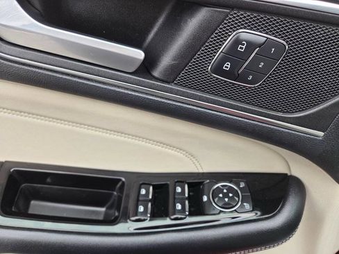 Used 2016 Ford Edge Titanium w/ Technology Package image 21