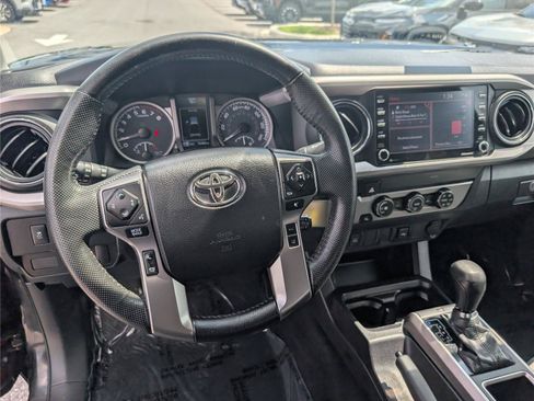 Used 2022 Toyota Tacoma SR5 RWD image 16