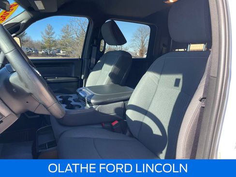 Used 2024 RAM 5500 Tradesman w/ Chrome Appearance Group image 15