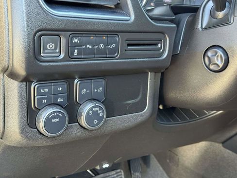 Used 2021 Chevrolet Suburban RST w/ Luxury Package image 10