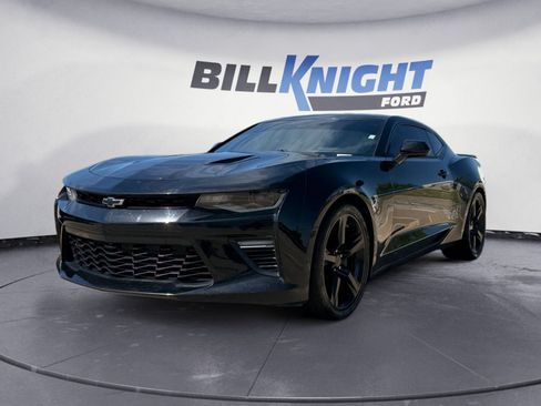 Used 2018 Chevrolet Camaro SS RWD image 1