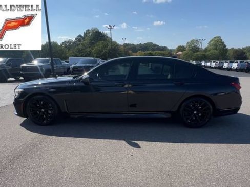 Used 2021 BMW 740i xDrive w/ Luxury Rear Seating Package AWD/4WD image 8