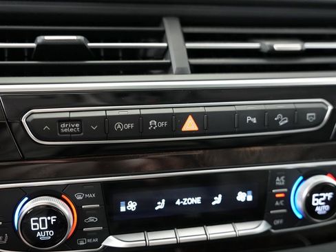 Used 2018 Audi Q7 3.0T Prestige AWD/4WD image 23