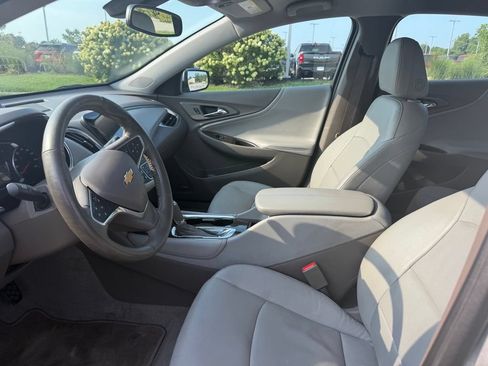 Used 2018 Chevrolet Malibu Premier FWD image 7
