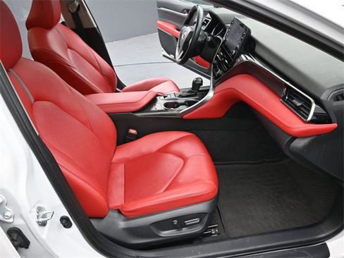 Used 2022 Toyota Camry XSE image 28