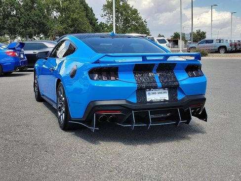 Used 2025 Ford Mustang GT Premium w/ GT Performance Package RWD image 9