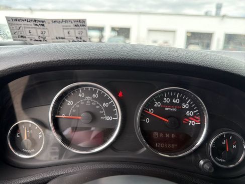 Used 2015 Jeep Wrangler Unlimited Rubicon AWD/4WD image 22