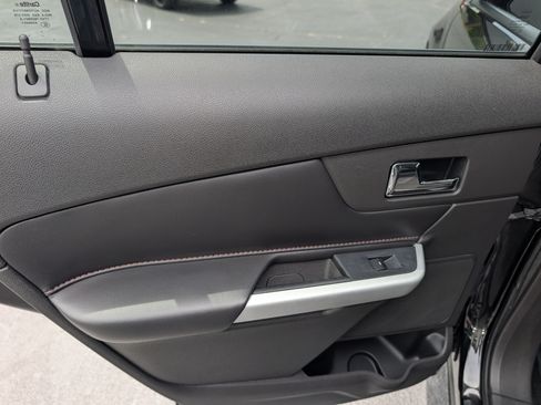 Used 2013 Ford Edge SEL FWD image 4