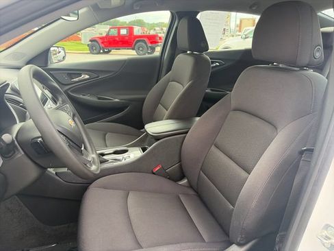 Used 2024 Chevrolet Malibu LT FWD image 16
