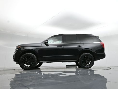 New 2025 Ford Expedition Active image 7