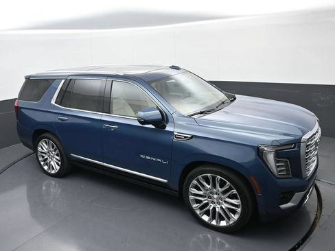 Used 2025 GMC Yukon Denali w/ Denali Reserve Package AWD/4WD image 31