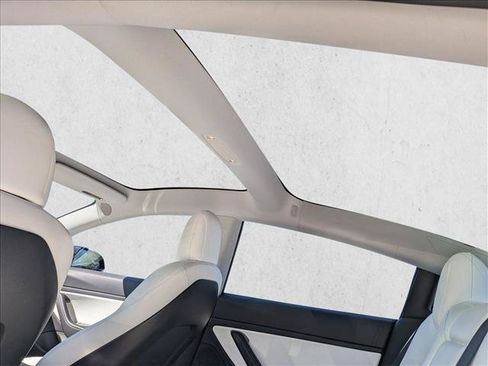 Used 2018 Tesla Model 3 Long Range RWD image 18