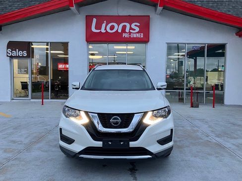 Used 2018 Nissan Rogue SV w/ Premium Package AWD/4WD image 1