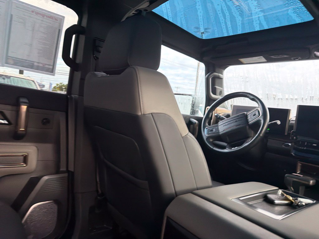 Used 2025 GMC Hummer EV 3X w/ LPO, Sport Package AWD/4WD image 19