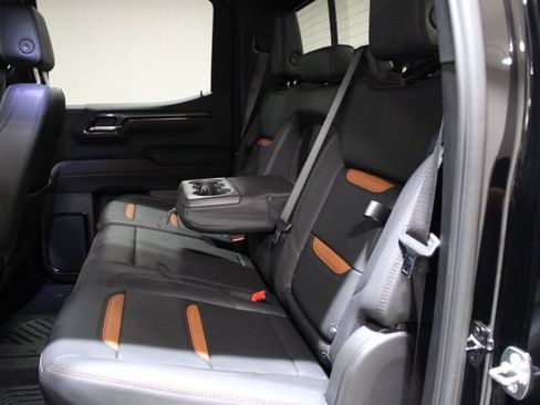Used 2024 GMC Sierra 1500 AT4 w/ Technology Package image 18