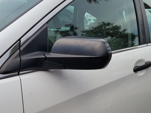 Used 2015 Honda CR-V LX image 5