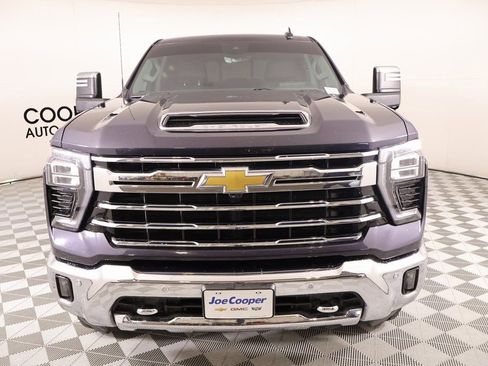 Used 2024 Chevrolet Silverado 2500 LTZ w/ LTZ Convenience Package image 9