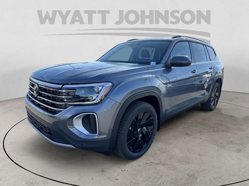 Used 2024 Volkswagen Atlas SE w/ Black Wheel Package image 1