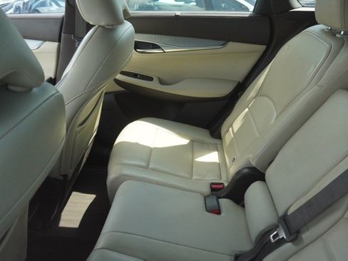 Used 2019 INFINITI QX50 Essential w/ Sensory Package FWD image 11