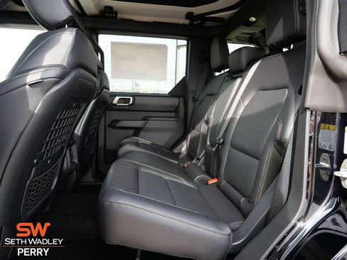 New 2025 Ford Bronco Badlands image 14