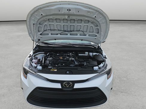 Used 2024 Toyota Corolla LE FWD image 33