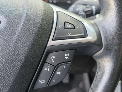 Used 2016 Ford Edge Titanium FWD image 29