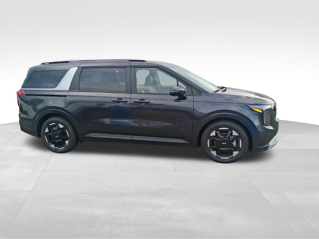 Certified 2026 Kia Carnival EX FWD image 4