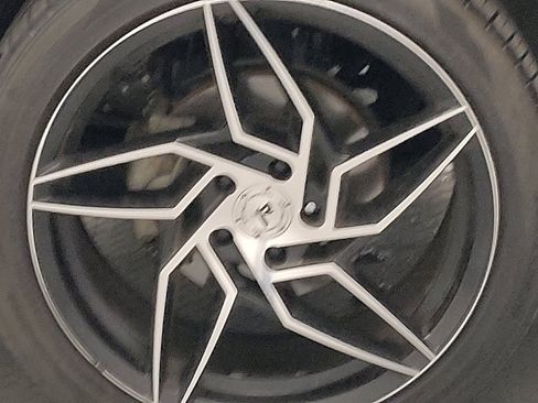 Used 2018 Nissan Rogue SV image 31