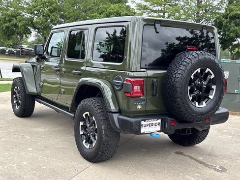 Used 2024 Jeep Wrangler Unlimited Rubicon 4xe AWD/4WD image 10