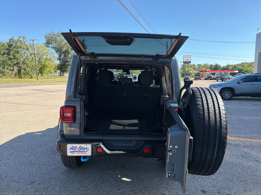 Used 2024 Jeep Wrangler Unlimited Sahara AWD/4WD image 10