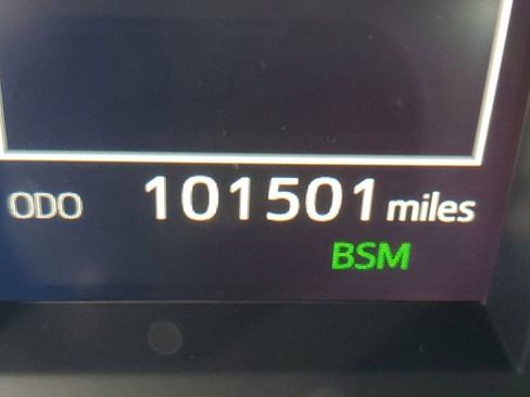 Used 2019 Toyota Highlander XLE image 24