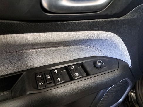 Certified 2023 Jeep Compass Latitude AWD/4WD image 27