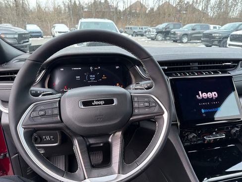 New 2025 Jeep Grand Cherokee Limited w/ MOPAR Finishing Package image 14