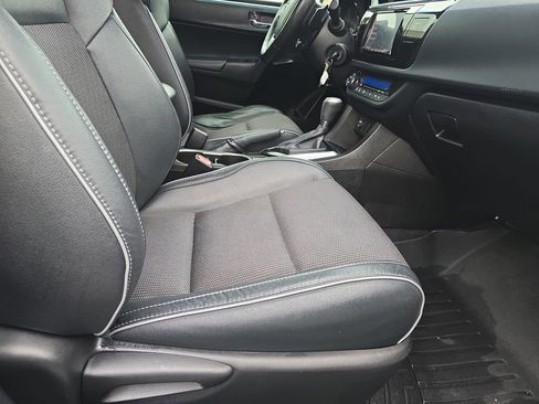 Used 2015 Toyota Corolla L image 10