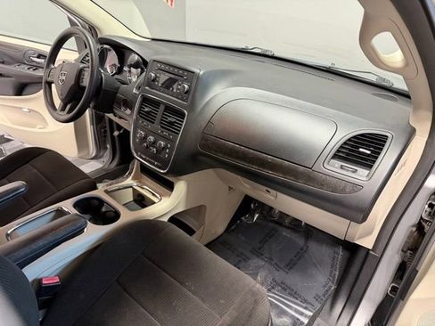 Used 2013 Dodge Grand Caravan SXT FWD image 24