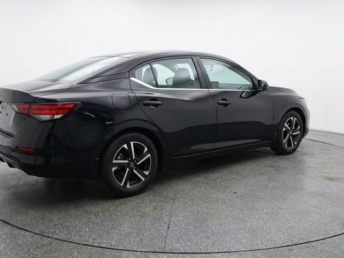Used 2025 Nissan Sentra SV FWD image 9