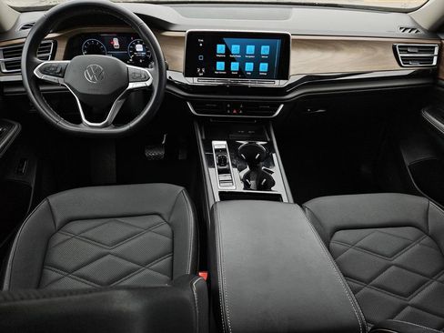 Used 2024 Volkswagen Atlas SE image 11