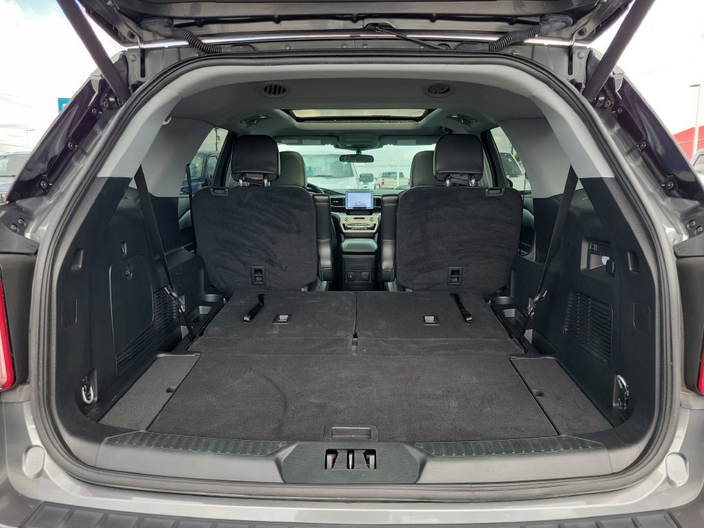 Certified 2023 Ford Explorer XLT w/ Equipment Group 202A AWD/4WD image 10